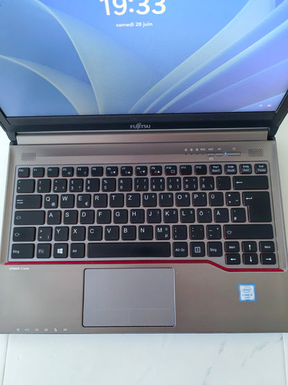 FUJITSU LIFEBOOK E736